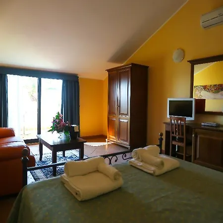 Villaggio Lido San Giuseppe מלון 4*