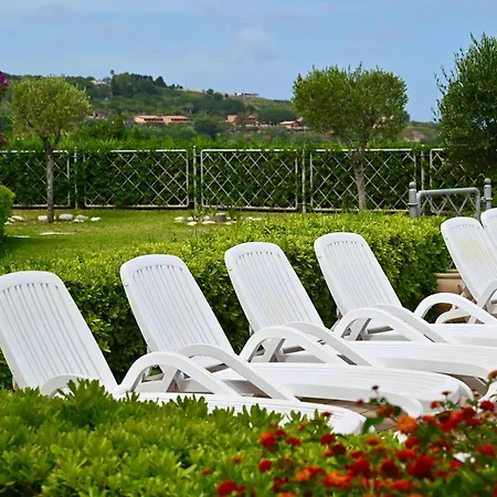 Villaggio Lido San Giuseppe 4* Бриатико