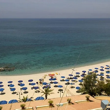 מלון Villaggio Lido San Giuseppe 4*